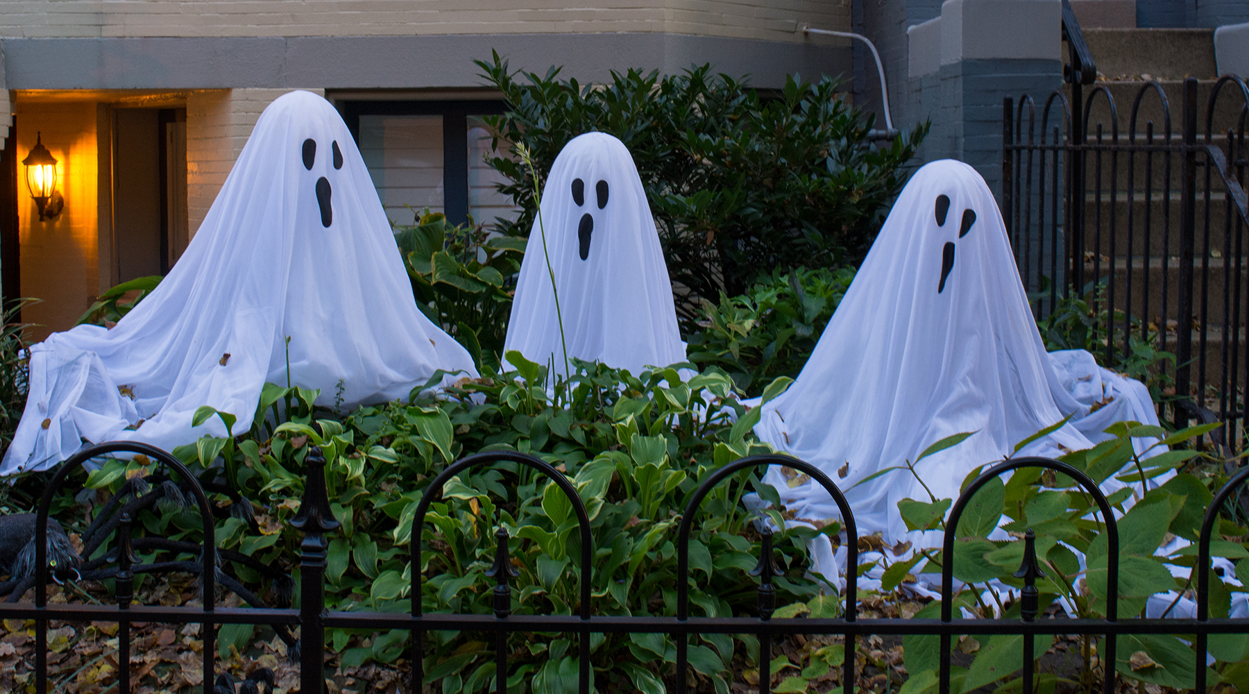 ghosts decorations