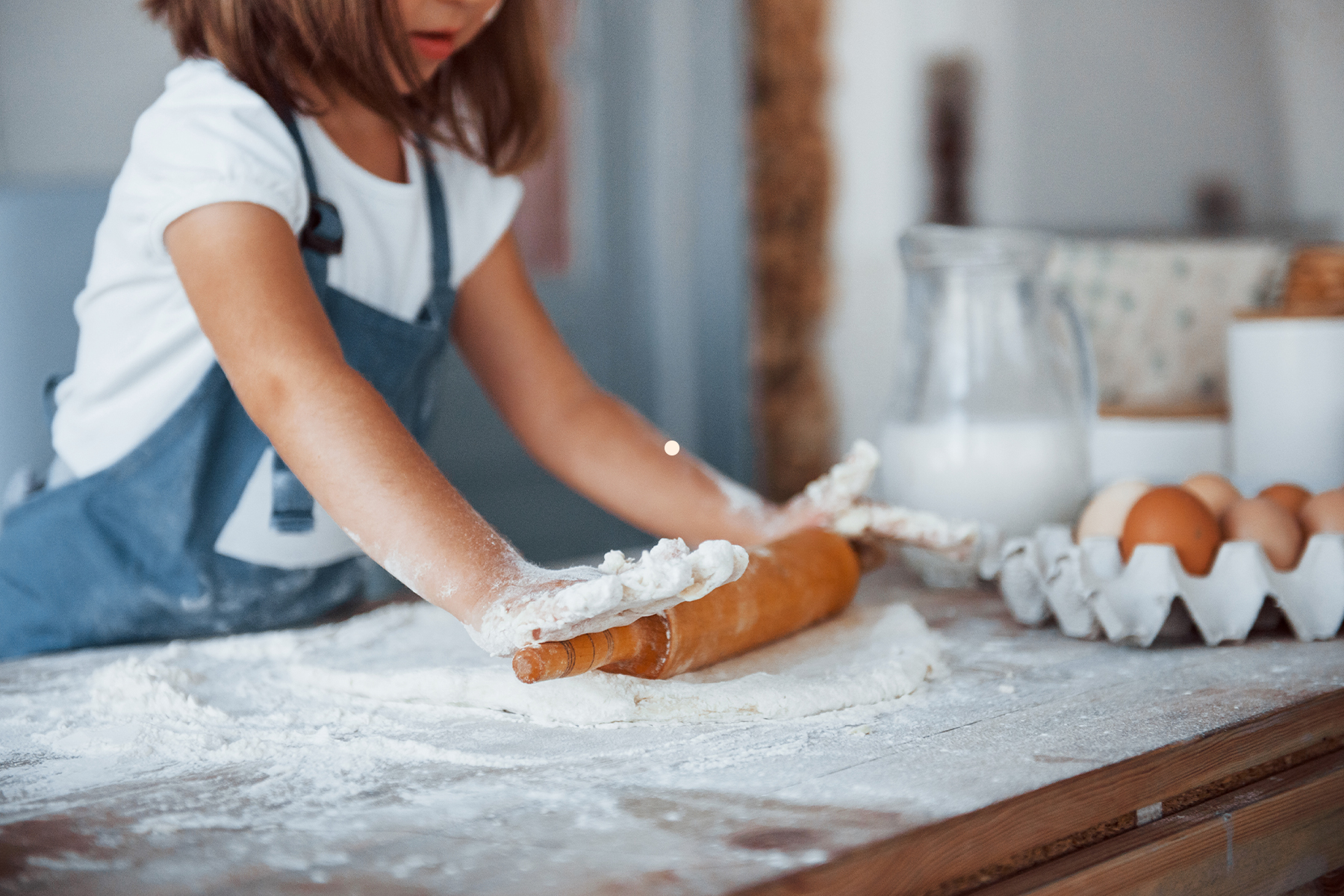 kids baking Christmas cookies